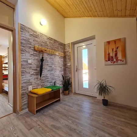 Chleew Apartment
